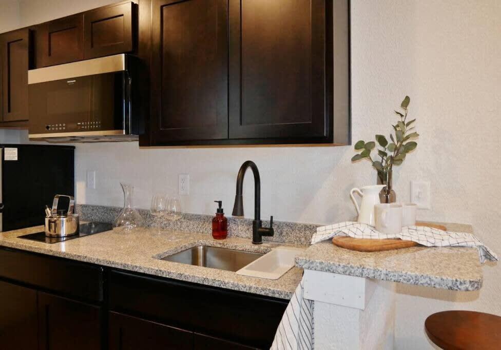 Hip Container Apt - 5 Min Walk To Tiaa Bank Jacksonville Extérieur photo