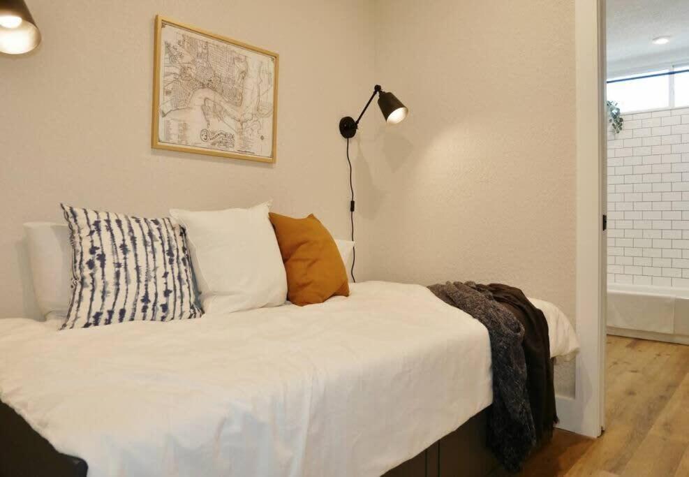 Hip Container Apt - 5 Min Walk To Tiaa Bank Jacksonville Extérieur photo